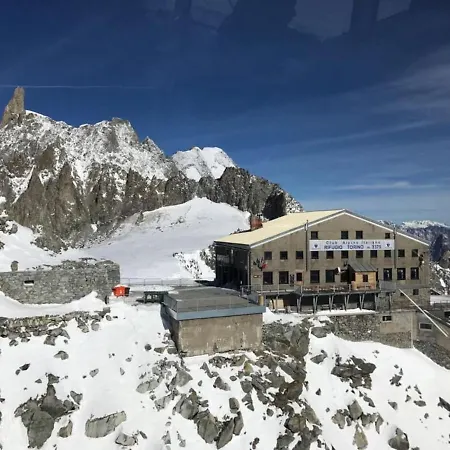 Le Refuge Des Amis Сasa de vacaciones Aosta